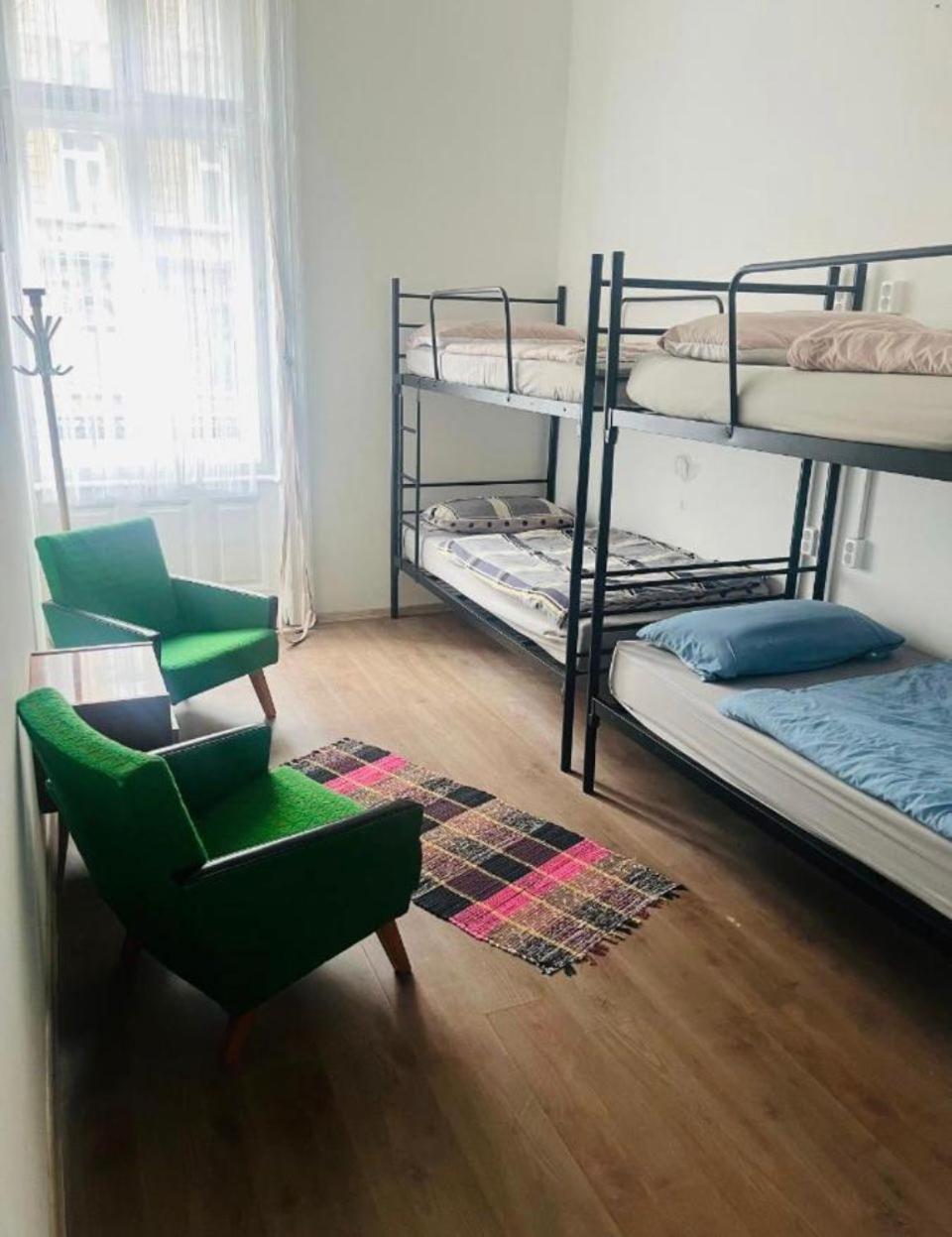 Ejjeli Majom Hostel Budapest Eksteriør billede